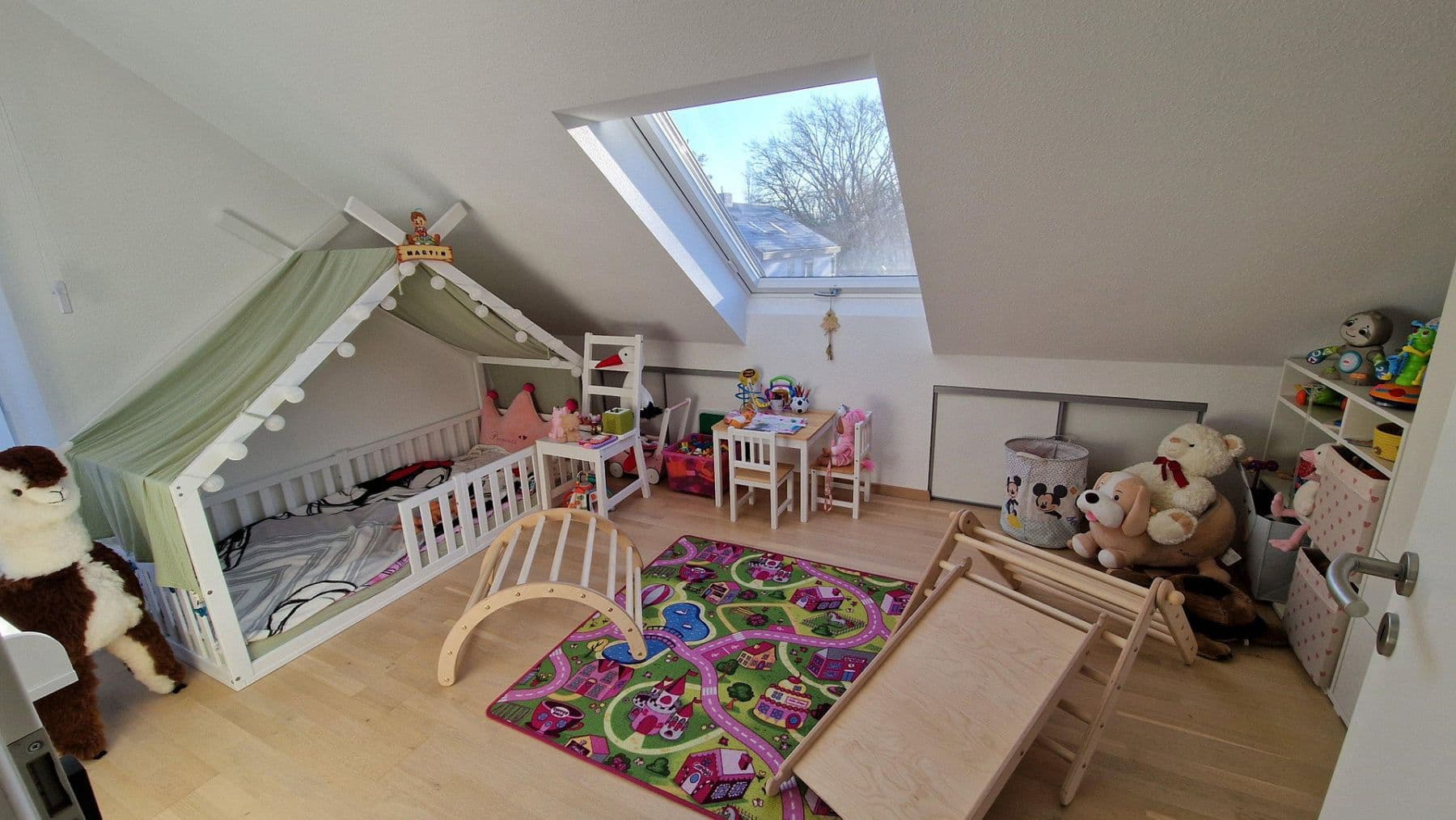 Prodej domu 136 m², pozemek 203 m², Holderweg 28, Nürtingen, Bádensko-Württembersko Prodej domu 136 m², pozemek 203 m², Holderweg 28, Nürtingen, Bádensko-Württembersko