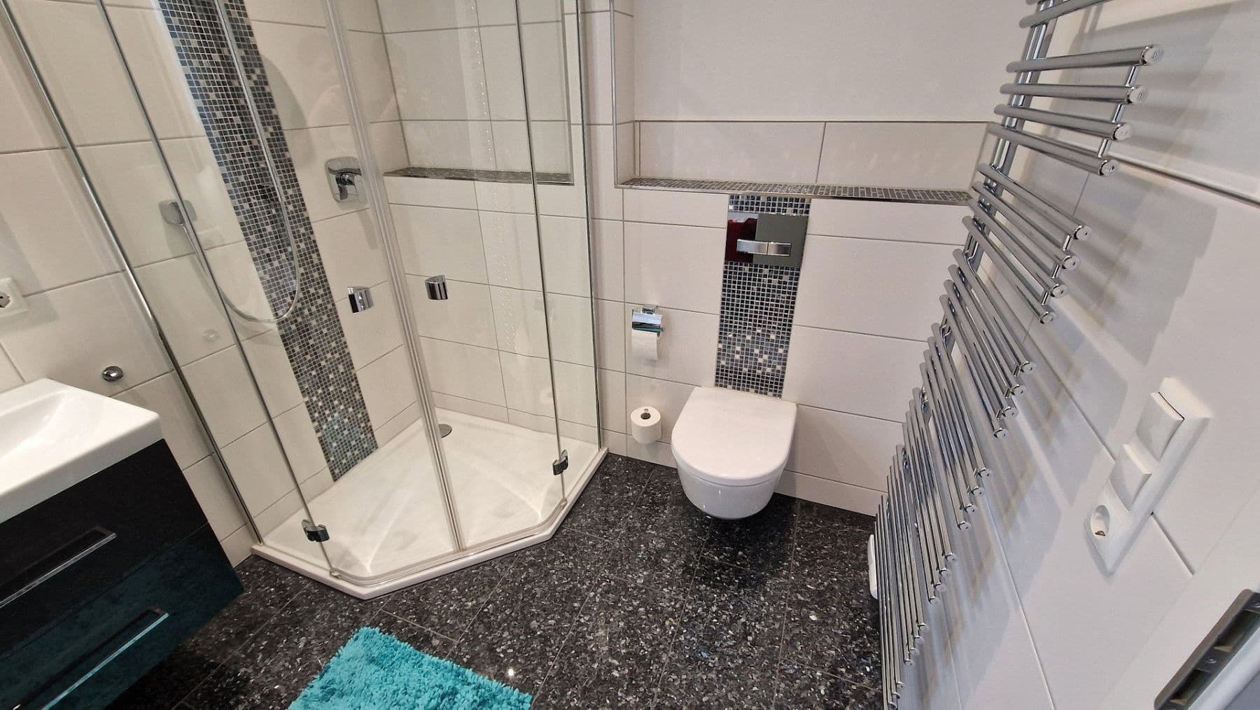 Prodej domu 136 m², pozemek 203 m², Holderweg 28, Nürtingen, Bádensko-Württembersko Prodej domu 136 m², pozemek 203 m², Holderweg 28, Nürtingen, Bádensko-Württembersko