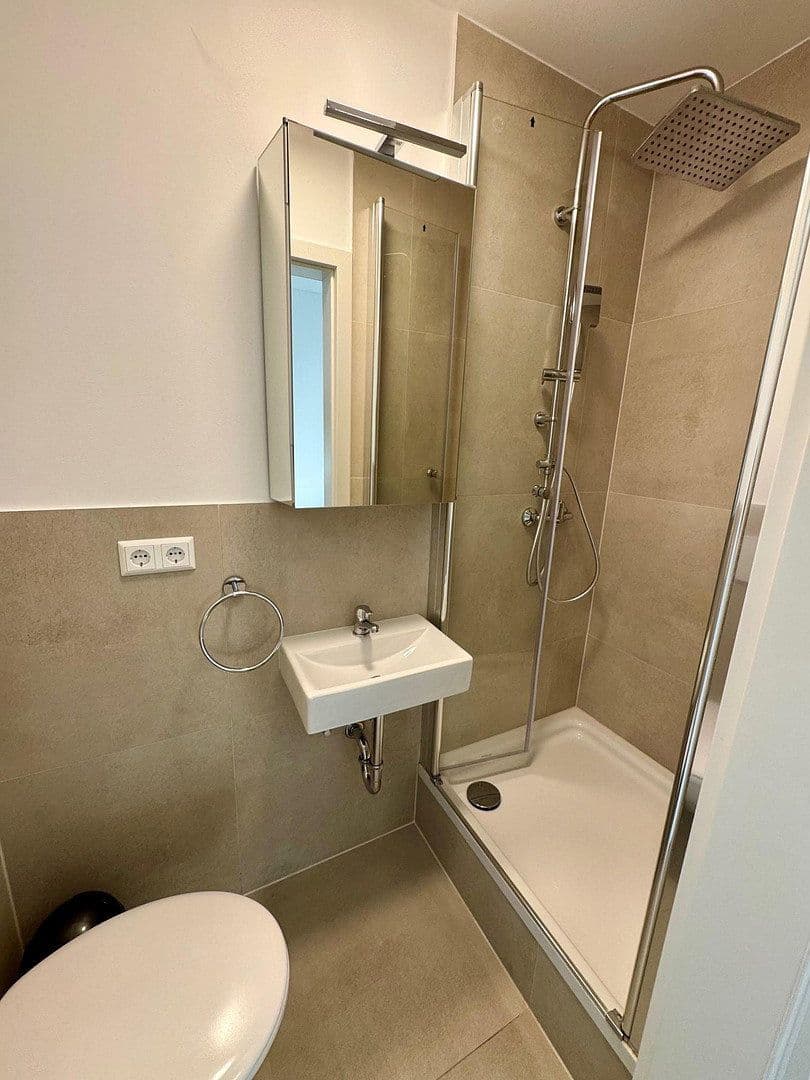 Pronájem bytu 1+1 20 m², Badener Str. 34, Karlsruhe, Bádensko-Württembersko Pronájem bytu 1+1 20 m², Badener Str. 34, Karlsruhe, Bádensko-Württembersko