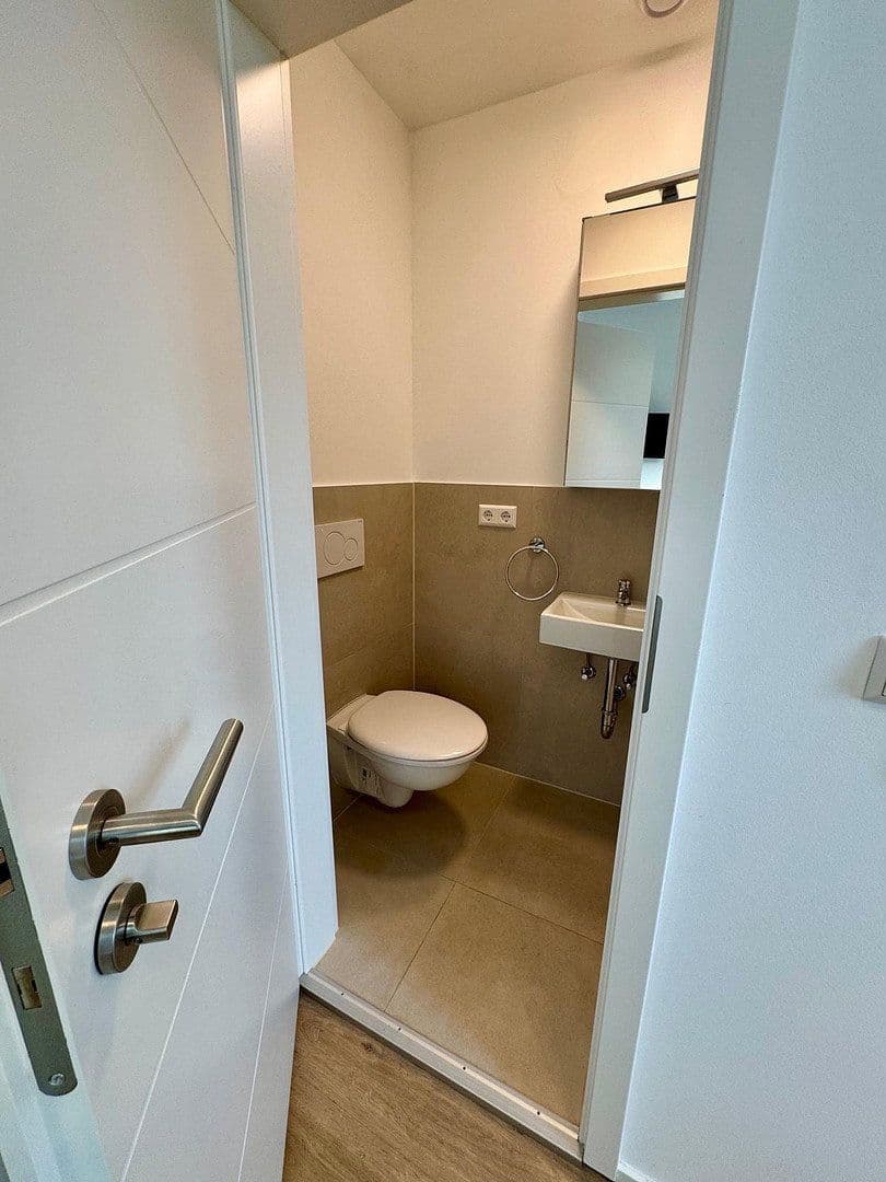 Pronájem bytu 1+1 20 m², Badener Str. 34, Karlsruhe, Bádensko-Württembersko Pronájem bytu 1+1 20 m², Badener Str. 34, Karlsruhe, Bádensko-Württembersko