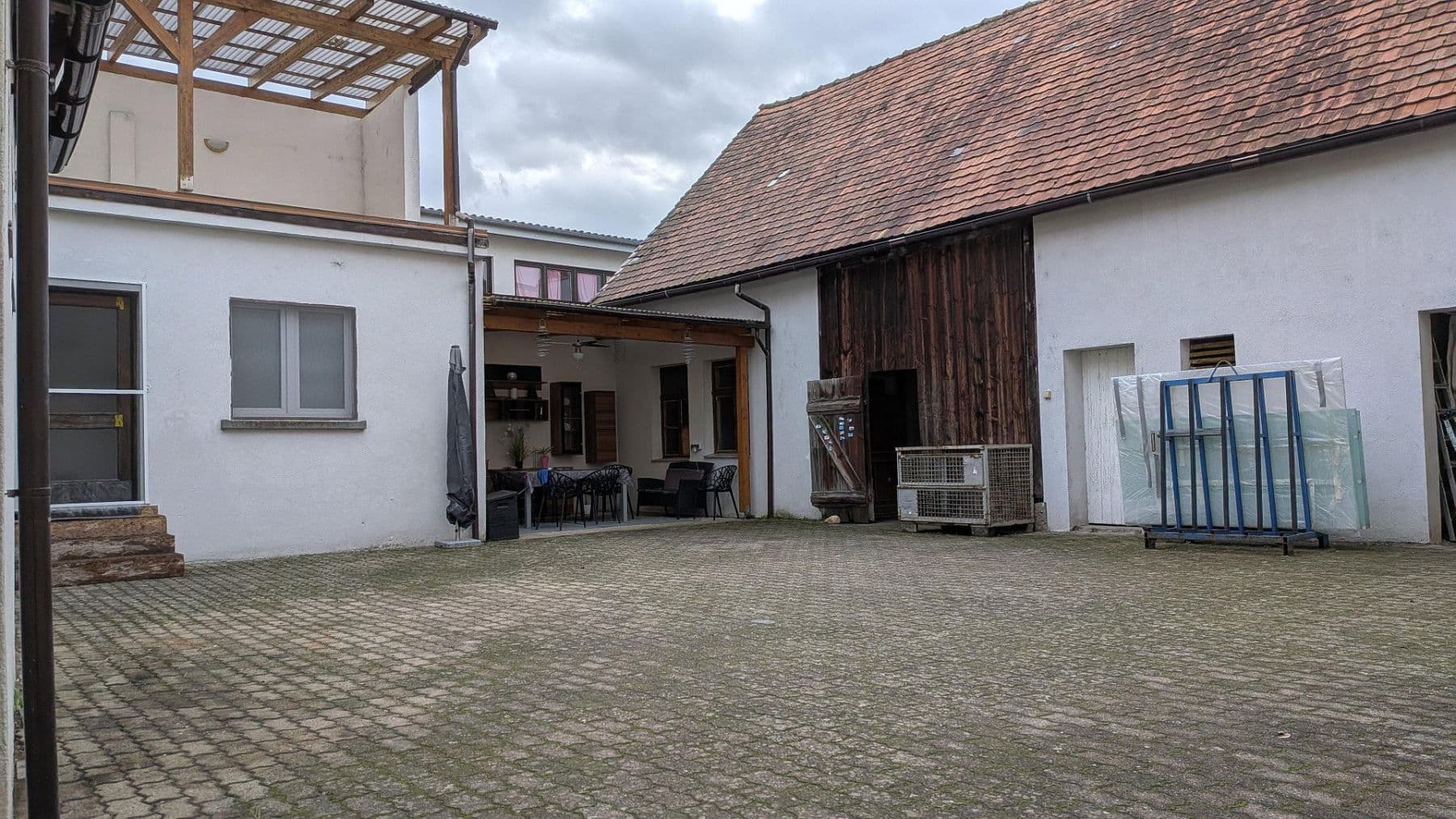 Prodej domu 193 m², pozemek 990 m², Oberhausen-Rheinhausen, Bádensko-Württembersko Prodej domu 193 m², pozemek 990 m², Oberhausen-Rheinhausen, Bádensko-Württembersko