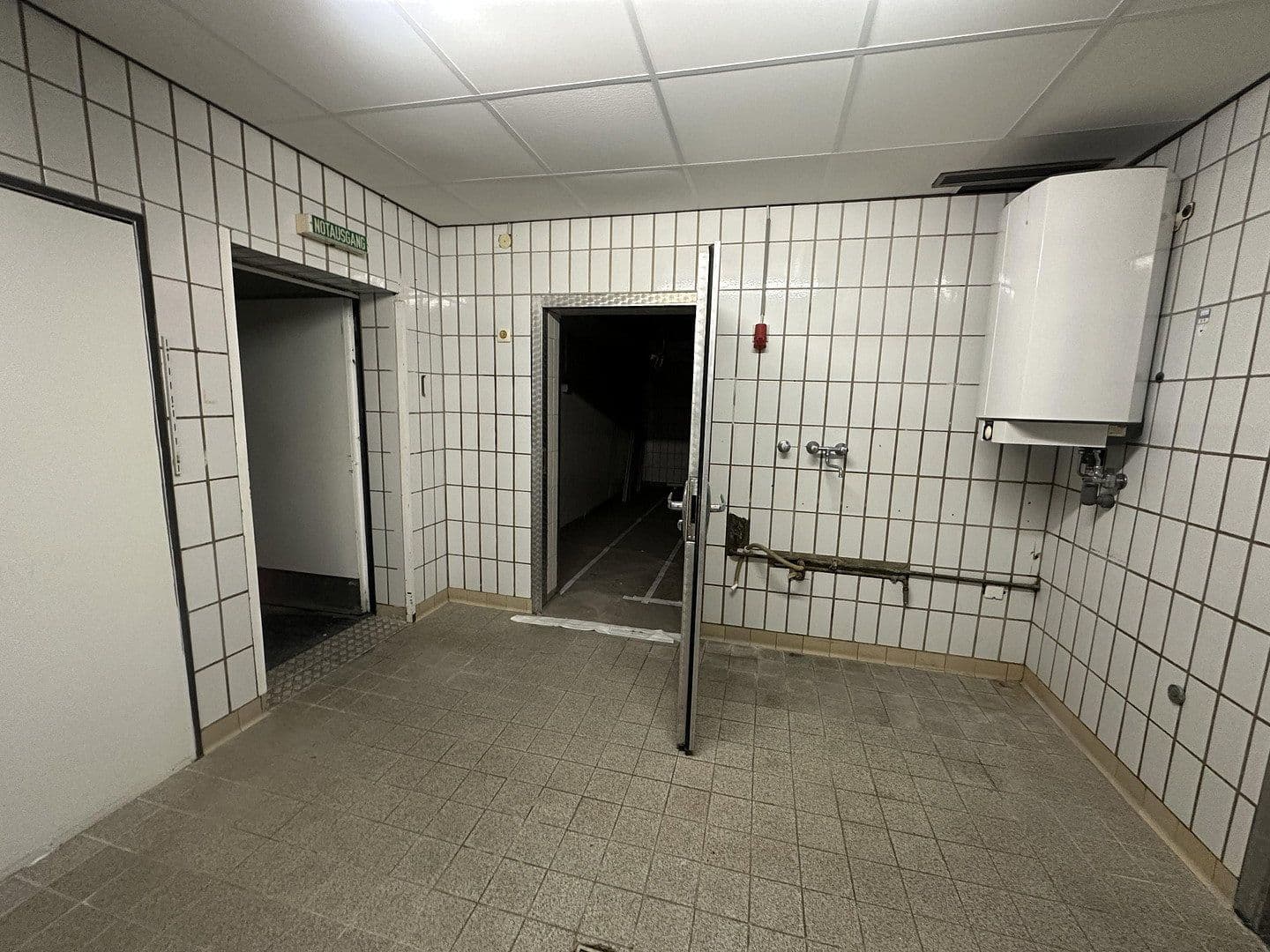 Pronájem nebytového prostoru 1.232 m², MierendorffWeg 19, Essen, Severní Porýní-Vestfálsko Pronájem nebytového prostoru 1.232 m², MierendorffWeg 19, Essen, Severní Porýní-Vestfálsko