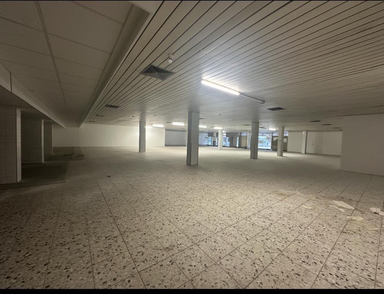 Pronájem nebytového prostoru 1.232 m², MierendorffWeg 19, Essen, Severní Porýní-Vestfálsko Pronájem nebytového prostoru 1.232 m², MierendorffWeg 19, Essen, Severní Porýní-Vestfálsko