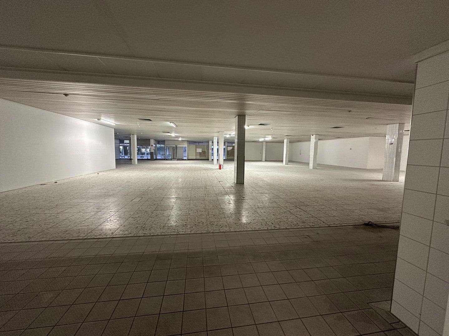 Pronájem nebytového prostoru 1.232 m², MierendorffWeg 19, Essen, Severní Porýní-Vestfálsko Pronájem nebytového prostoru 1.232 m², MierendorffWeg 19, Essen, Severní Porýní-Vestfálsko
