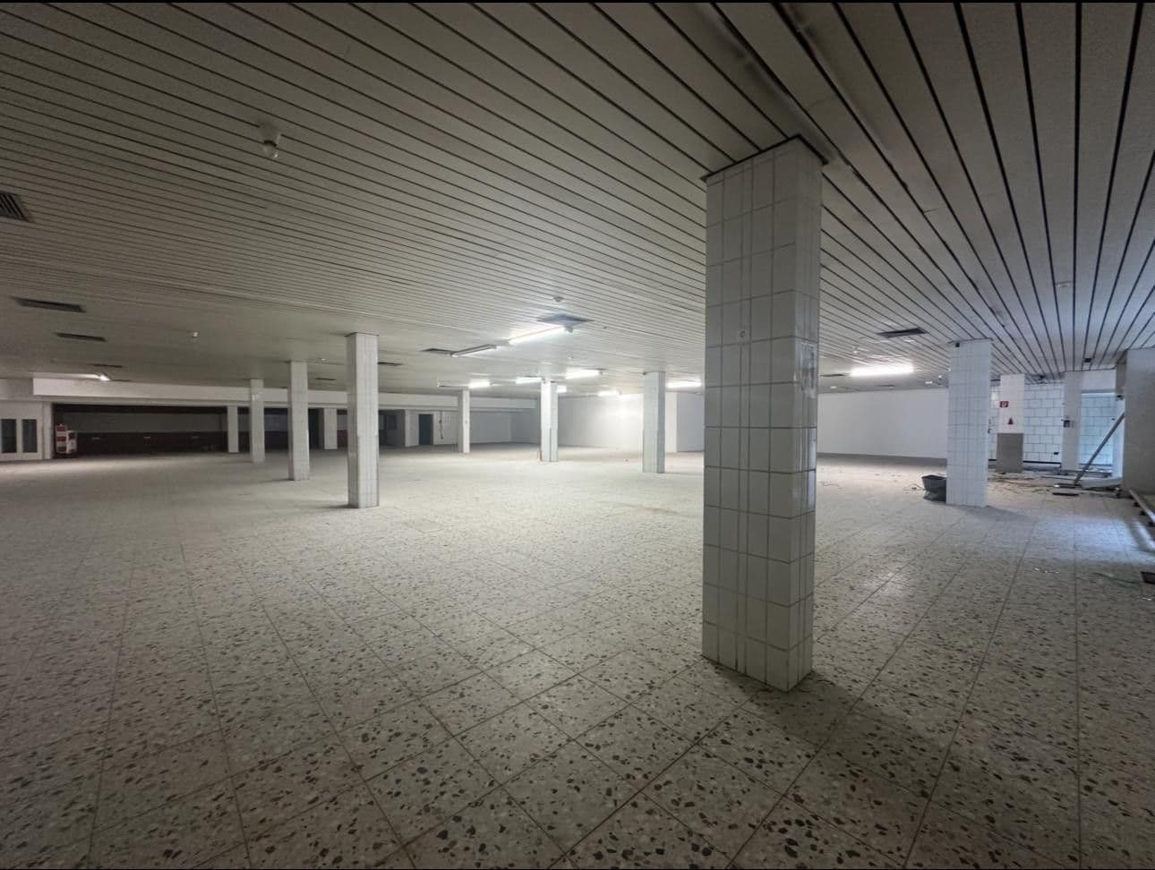 Pronájem nebytového prostoru 1.232 m², MierendorffWeg 19, Essen, Severní Porýní-Vestfálsko Pronájem nebytového prostoru 1.232 m², MierendorffWeg 19, Essen, Severní Porýní-Vestfálsko