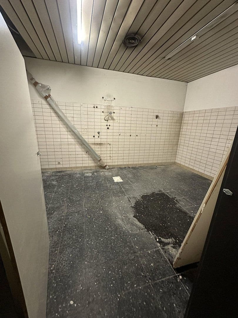 Pronájem nebytového prostoru 1.232 m², MierendorffWeg 19, Essen, Severní Porýní-Vestfálsko Pronájem nebytového prostoru 1.232 m², MierendorffWeg 19, Essen, Severní Porýní-Vestfálsko