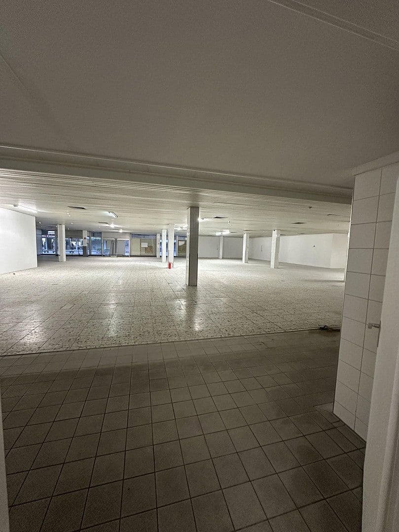 Pronájem nebytového prostoru 1.232 m², MierendorffWeg 19, Essen, Severní Porýní-Vestfálsko Pronájem nebytového prostoru 1.232 m², MierendorffWeg 19, Essen, Severní Porýní-Vestfálsko