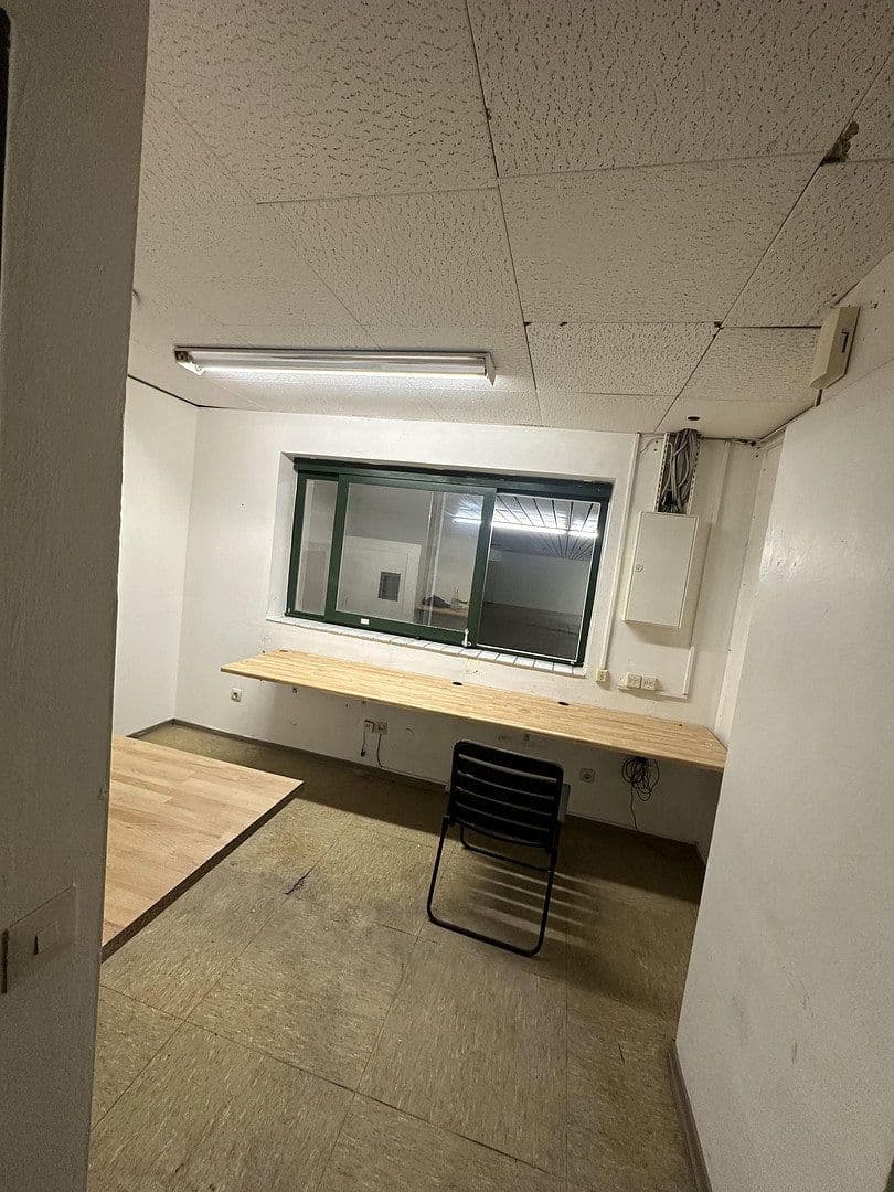 Pronájem nebytového prostoru 1.232 m², MierendorffWeg 19, Essen, Severní Porýní-Vestfálsko Pronájem nebytového prostoru 1.232 m², MierendorffWeg 19, Essen, Severní Porýní-Vestfálsko