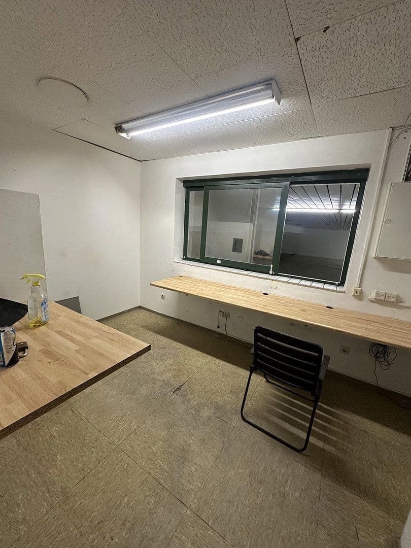 Pronájem nebytového prostoru 1.232 m², MierendorffWeg 19, Essen, Severní Porýní-Vestfálsko Pronájem nebytového prostoru 1.232 m², MierendorffWeg 19, Essen, Severní Porýní-Vestfálsko