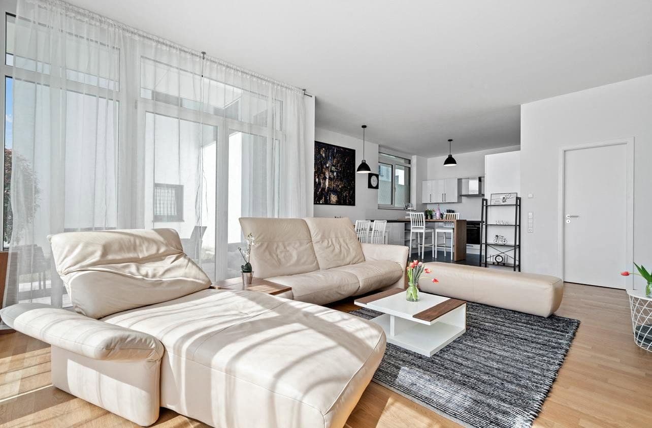 Pronájem bytu 3+1 105 m², Friedrichshafen, Bádensko-Württembersko Pronájem bytu 3+1 105 m², Friedrichshafen, Bádensko-Württembersko