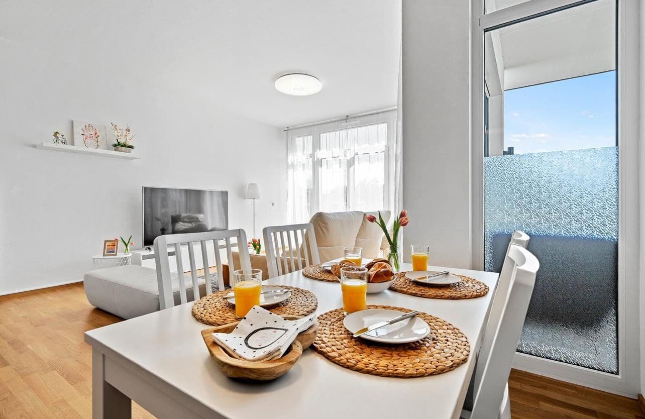 Pronájem bytu 3+1 105 m², Friedrichshafen, Bádensko-Württembersko Pronájem bytu 3+1 105 m², Friedrichshafen, Bádensko-Württembersko