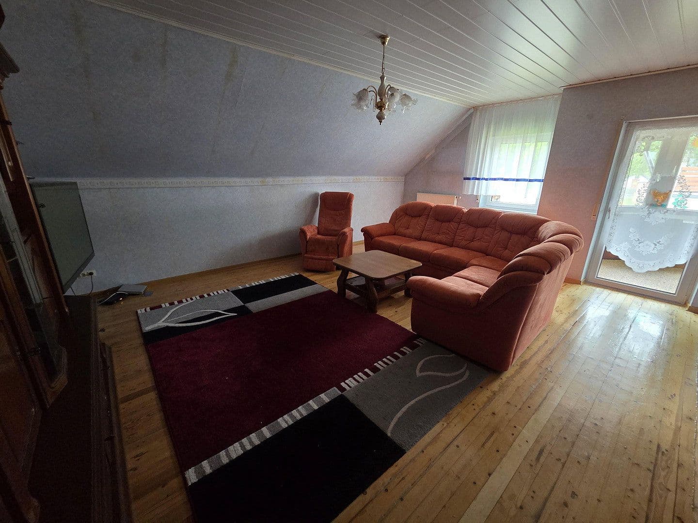 Prodej domu 225 m², pozemek 1.118 m², Raiffeisenstrasse 19, Biebern, Porýní-Falc Prodej domu 225 m², pozemek 1.118 m², Raiffeisenstrasse 19, Biebern, Porýní-Falc