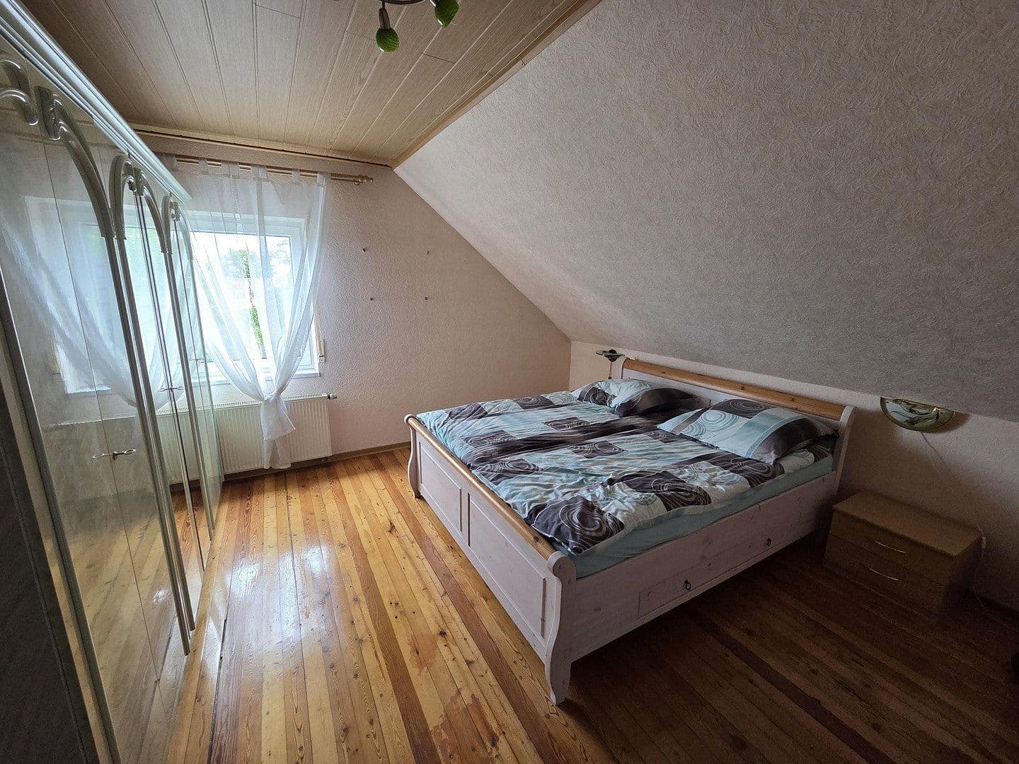 Prodej domu 225 m², pozemek 1.118 m², Raiffeisenstrasse 19, Biebern, Porýní-Falc Prodej domu 225 m², pozemek 1.118 m², Raiffeisenstrasse 19, Biebern, Porýní-Falc