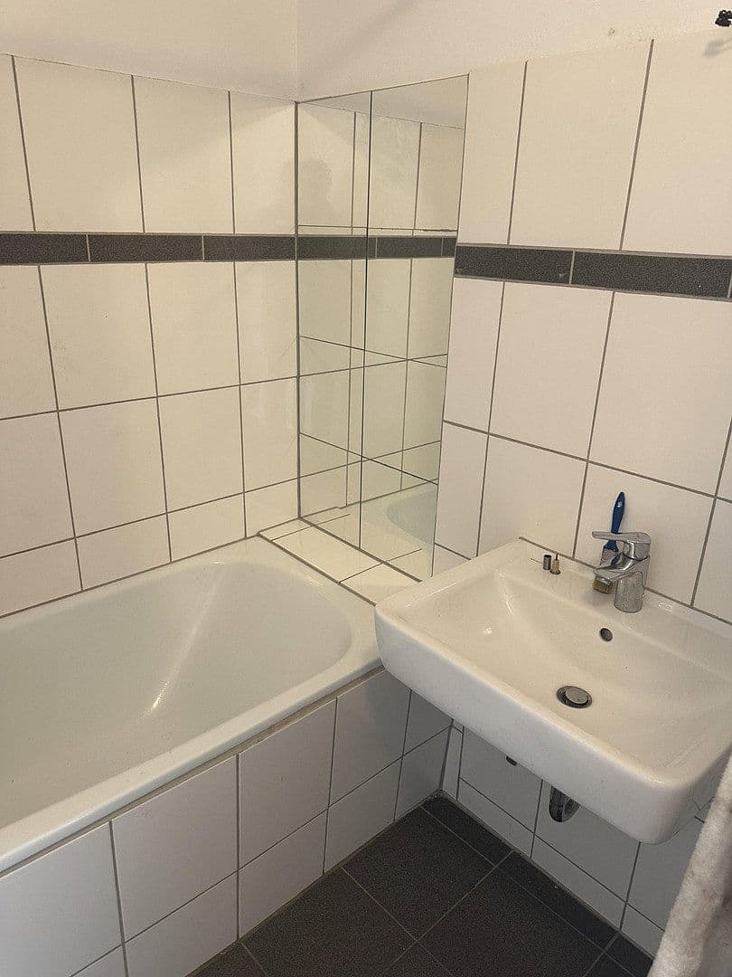 Pronájem bytu 2+1 52 m², Uerdingerstr 224, Krefeld, Severní Porýní-Vestfálsko Pronájem bytu 2+1 52 m², Uerdingerstr 224, Krefeld, Severní Porýní-Vestfálsko