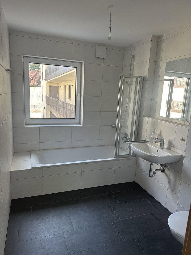 Pronájem bytu 3+1 69 m², Äußere Münchener Str. 94, Landshut, Bavorsko Pronájem bytu 3+1 69 m², Äußere Münchener Str. 94, Landshut, Bavorsko