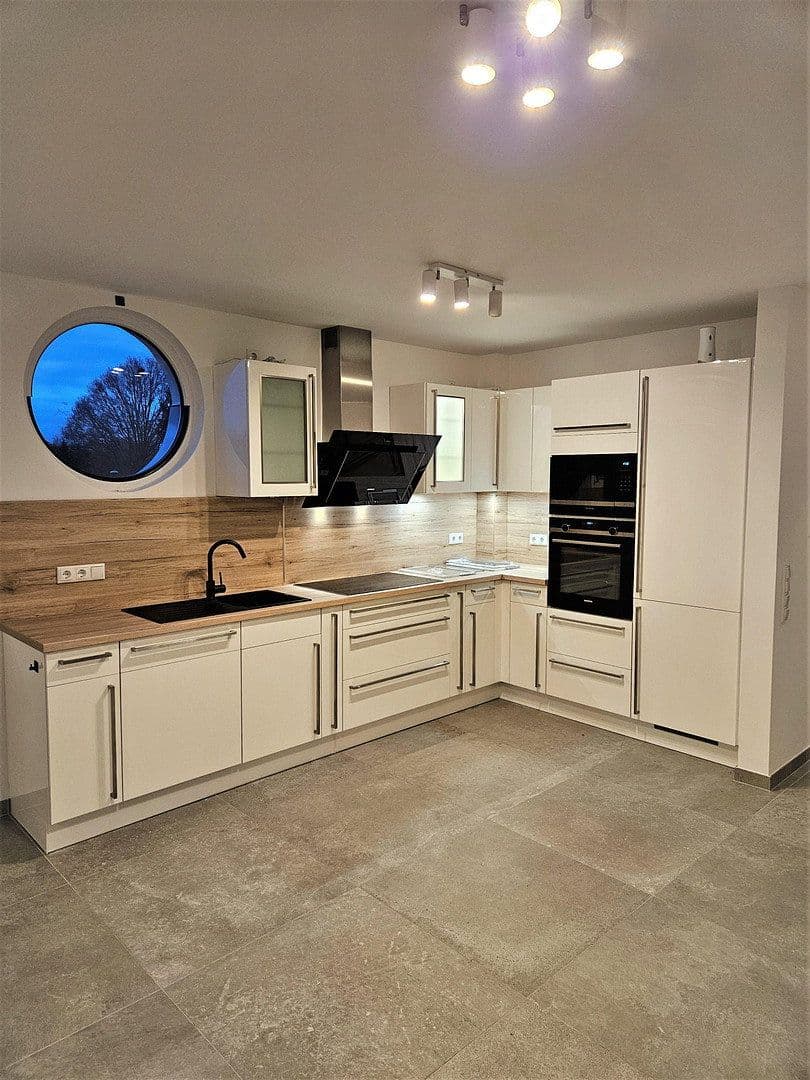 Pronájem bytu 3+1 106 m², Jann-Berghaus-Straße 16, Moormerland, Dolní Sasko Pronájem bytu 3+1 106 m², Jann-Berghaus-Straße 16, Moormerland, Dolní Sasko