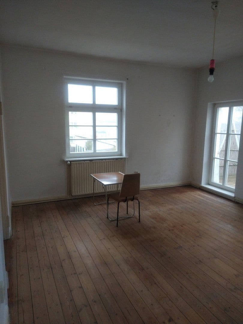 Prodej domu 335 m², pozemek 725 m², Ernst-Thälmann-Straße 13, Sagard, Mecklenburg-Vorpommern Prodej domu 335 m², pozemek 725 m², Ernst-Thälmann-Straße 13, Sagard, Mecklenburg-Vorpommern