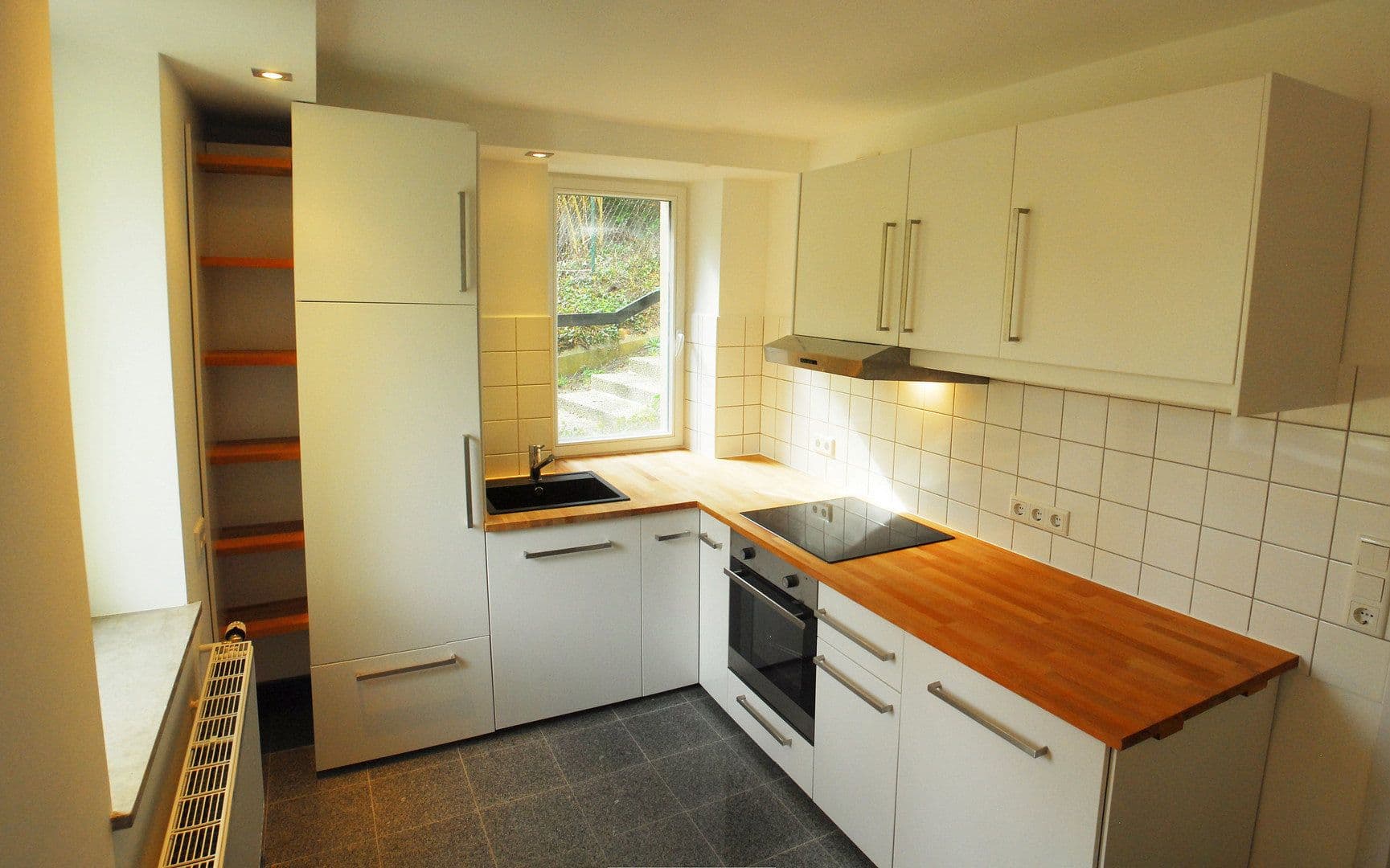 Pronájem bytu 1+1 42 m², Nürtingen, Bádensko-Württembersko Pronájem bytu 1+1 42 m², Nürtingen, Bádensko-Württembersko