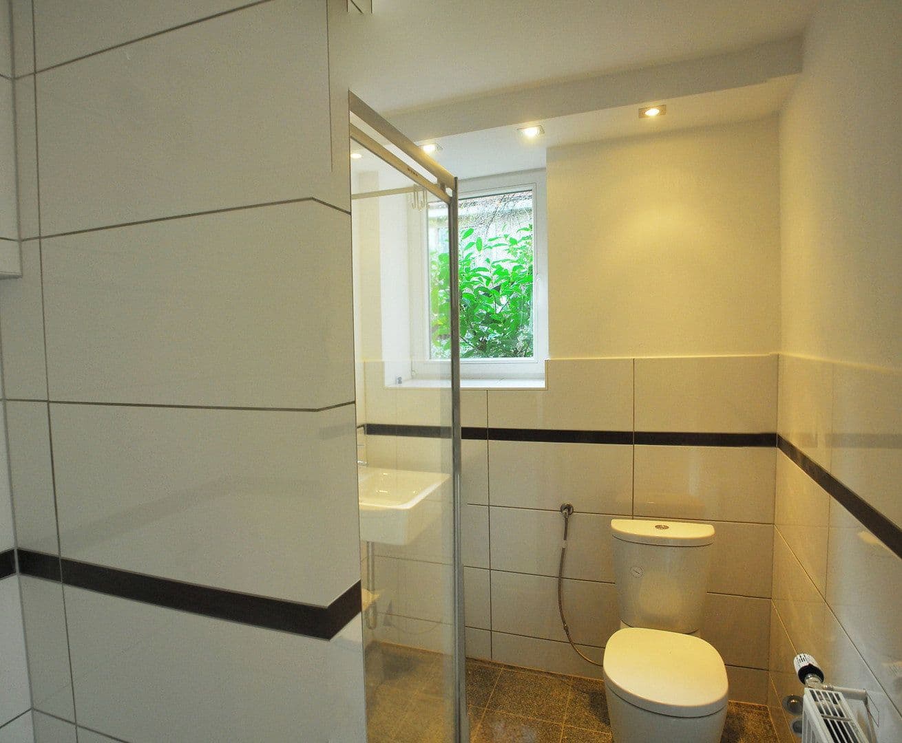 Pronájem bytu 1+1 42 m², Nürtingen, Bádensko-Württembersko Pronájem bytu 1+1 42 m², Nürtingen, Bádensko-Württembersko