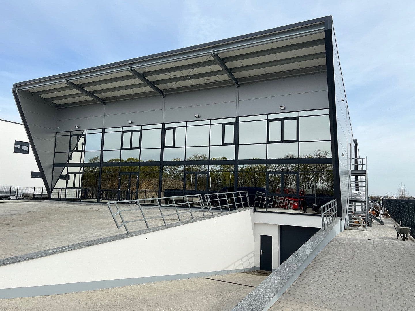 Prodej kanceláře 1.000 m², Großmehring, Bavorsko Prodej kanceláře 1.000 m², Großmehring, Bavorsko