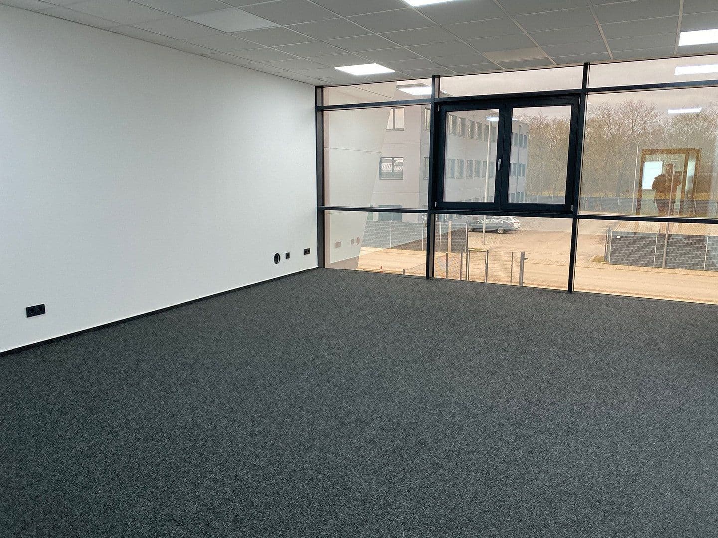 Prodej kanceláře 1.000 m², Großmehring, Bavorsko Prodej kanceláře 1.000 m², Großmehring, Bavorsko