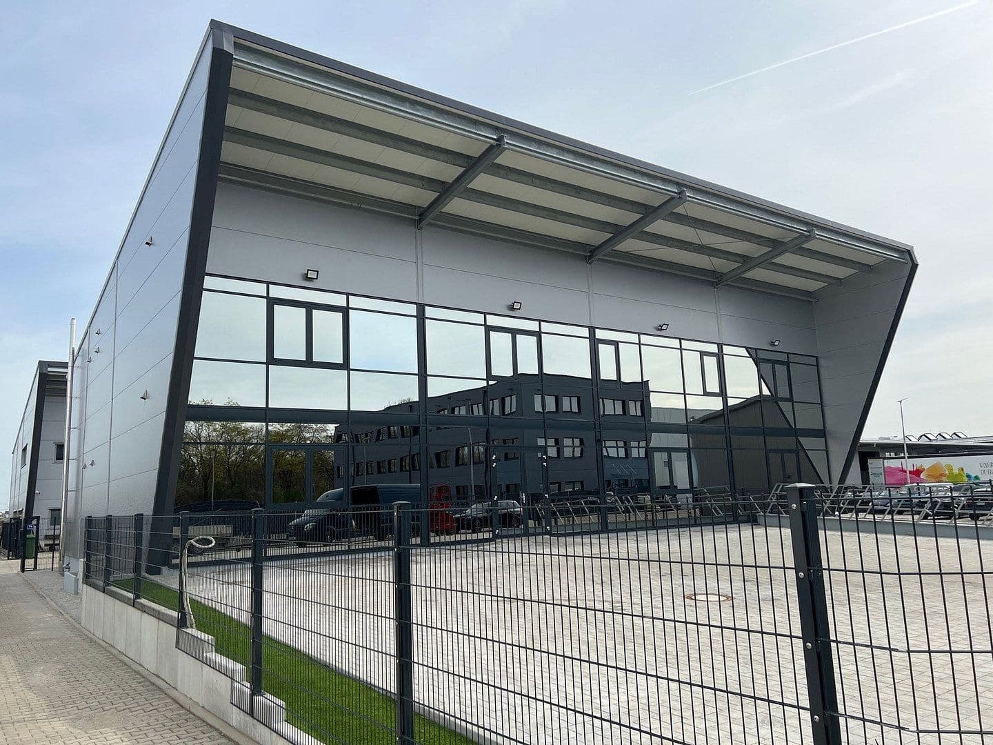 Prodej kanceláře 1.000 m², Großmehring, Bavorsko Prodej kanceláře 1.000 m², Großmehring, Bavorsko