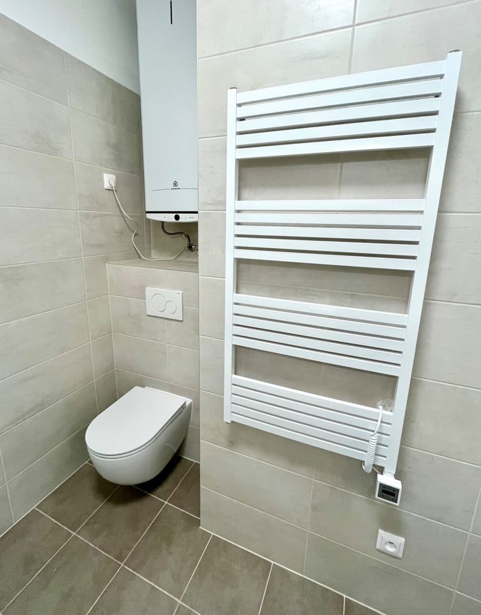 Pronájem bytu 1+1 35 m², Černokostelecká, Praha, Praha Pronájem bytu 1+1 35 m², Černokostelecká, Praha, Praha