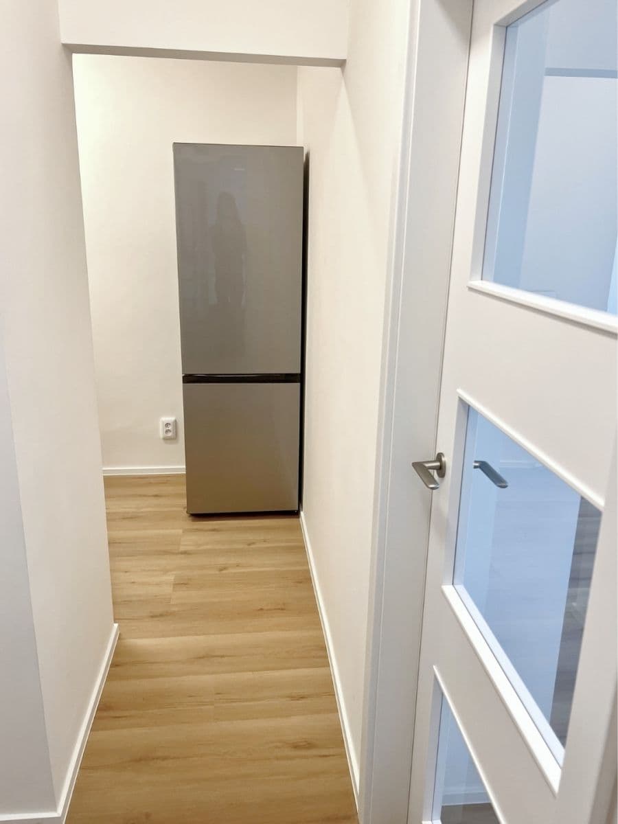 Pronájem bytu 1+1 35 m², Černokostelecká, Praha, Praha Pronájem bytu 1+1 35 m², Černokostelecká, Praha, Praha