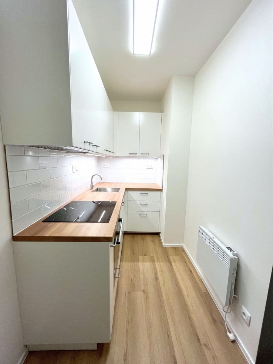 Pronájem bytu 1+1 35 m², Černokostelecká, Praha, Praha Pronájem bytu 1+1 35 m², Černokostelecká, Praha, Praha