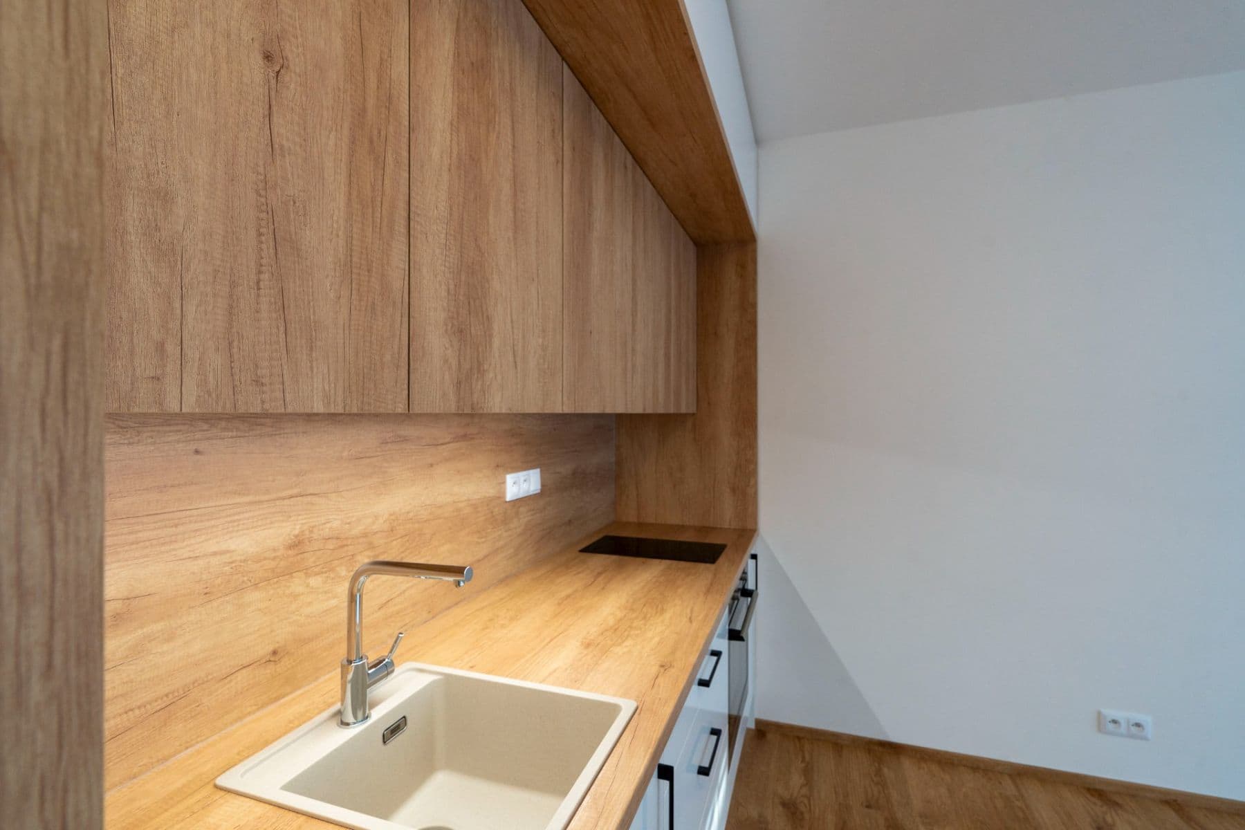 Pronájem bytu 1+kk 37 m², Gerstelova, Praha, Praha Pronájem bytu 1+kk 37 m², Gerstelova, Praha, Praha