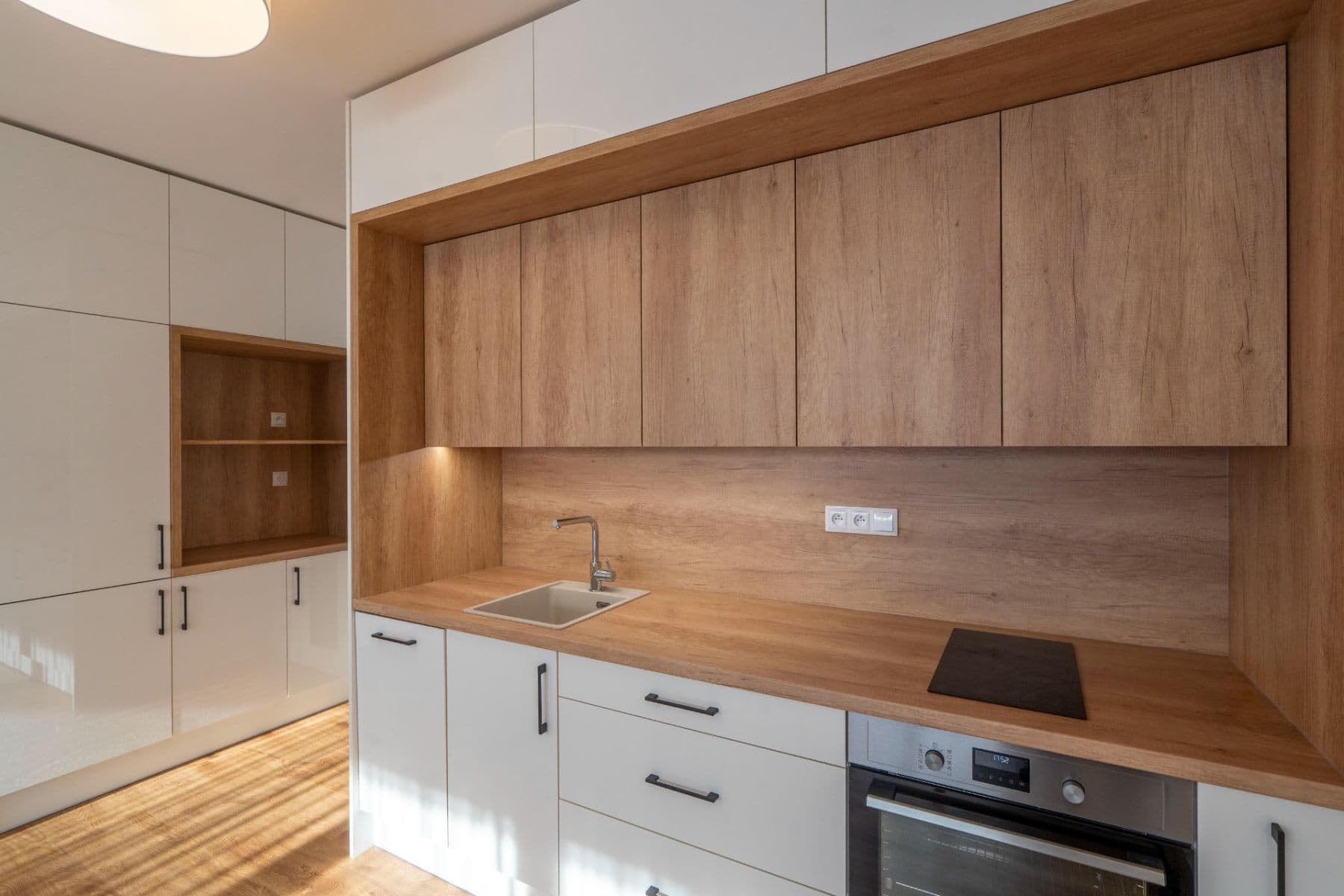 Pronájem bytu 1+kk 37 m², Gerstelova, Praha, Praha Pronájem bytu 1+kk 37 m², Gerstelova, Praha, Praha