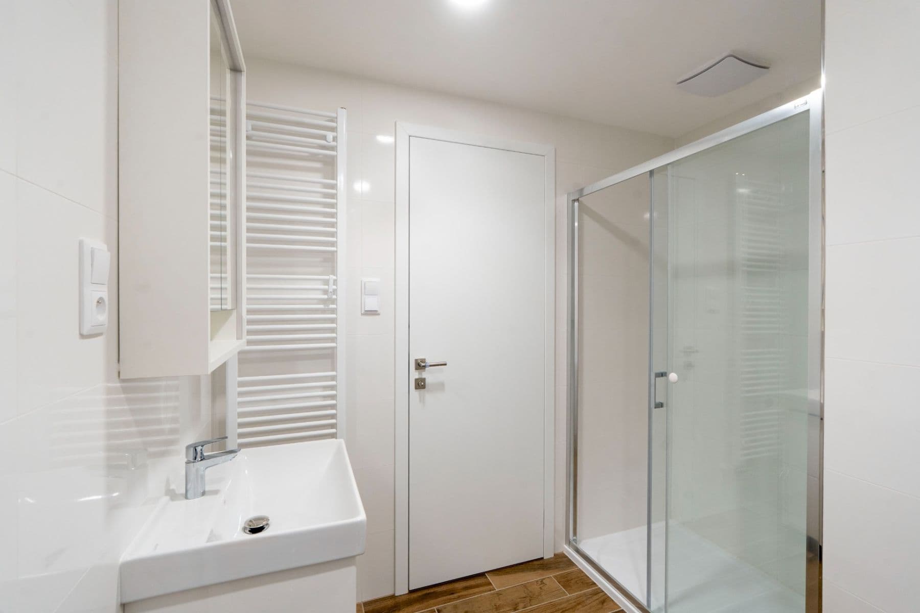 Pronájem bytu 1+kk 37 m², Gerstelova, Praha, Praha Pronájem bytu 1+kk 37 m², Gerstelova, Praha, Praha