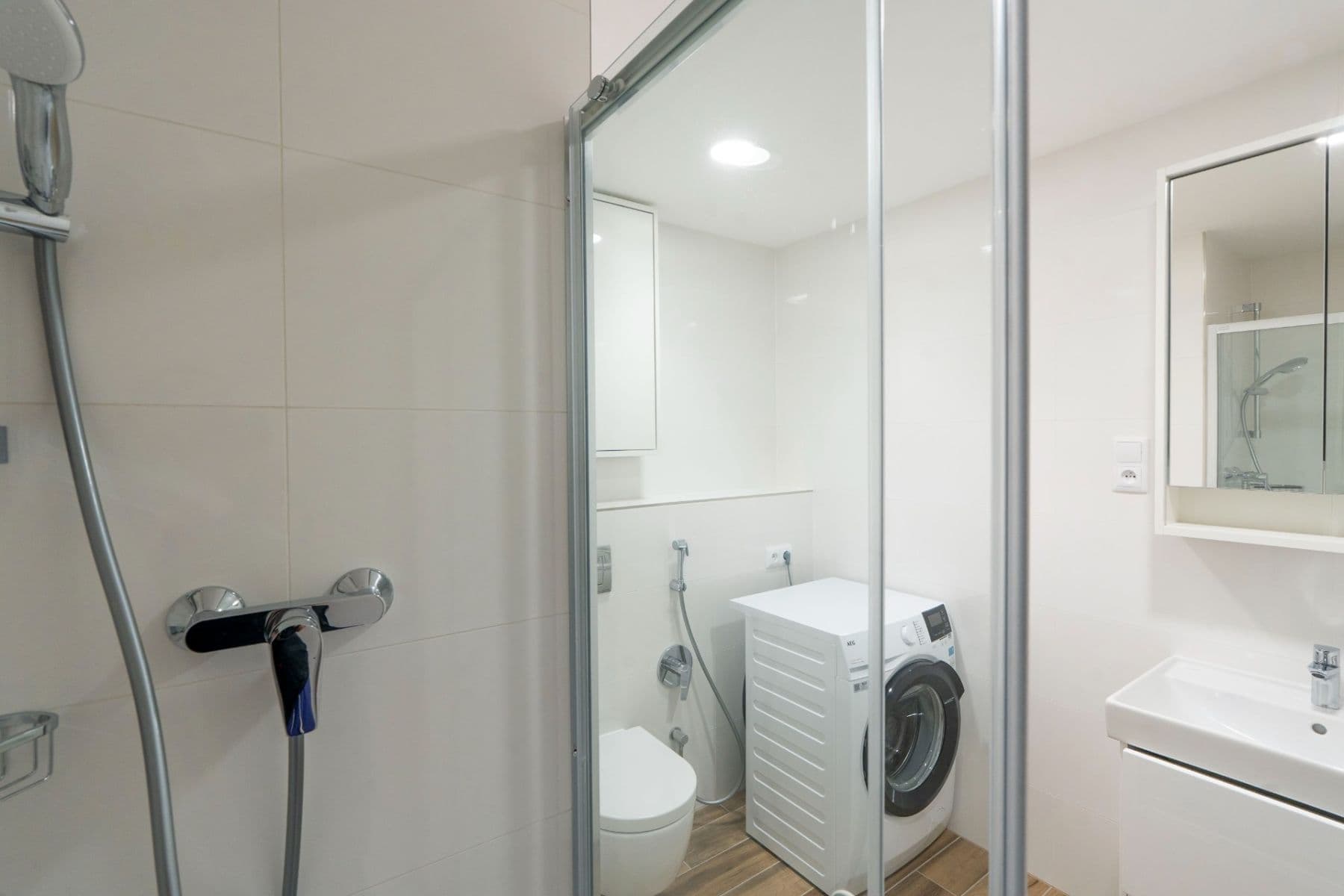 Pronájem bytu 1+kk 37 m², Gerstelova, Praha, Praha Pronájem bytu 1+kk 37 m², Gerstelova, Praha, Praha