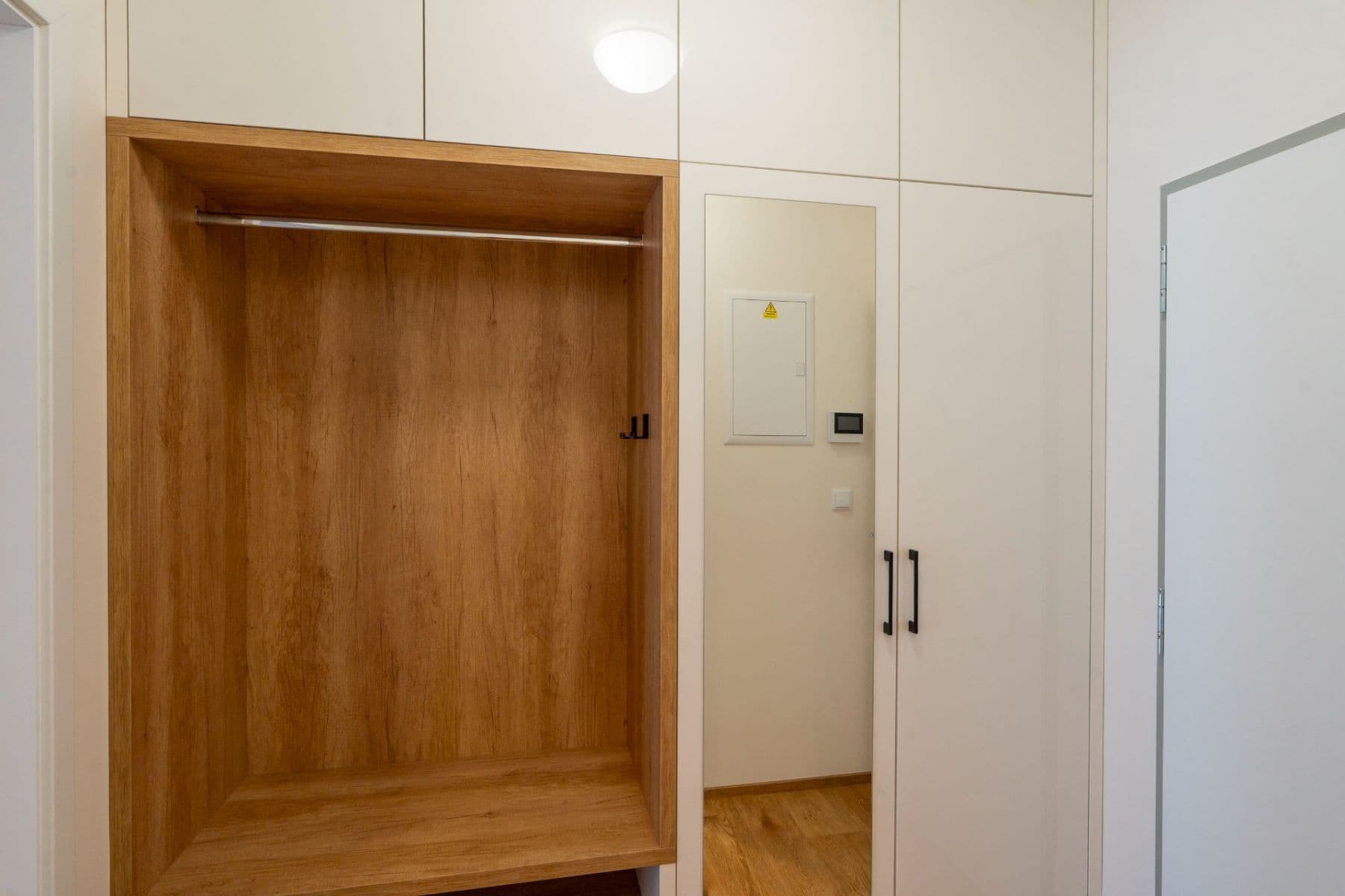 Pronájem bytu 1+kk 37 m², Gerstelova, Praha, Praha Pronájem bytu 1+kk 37 m², Gerstelova, Praha, Praha