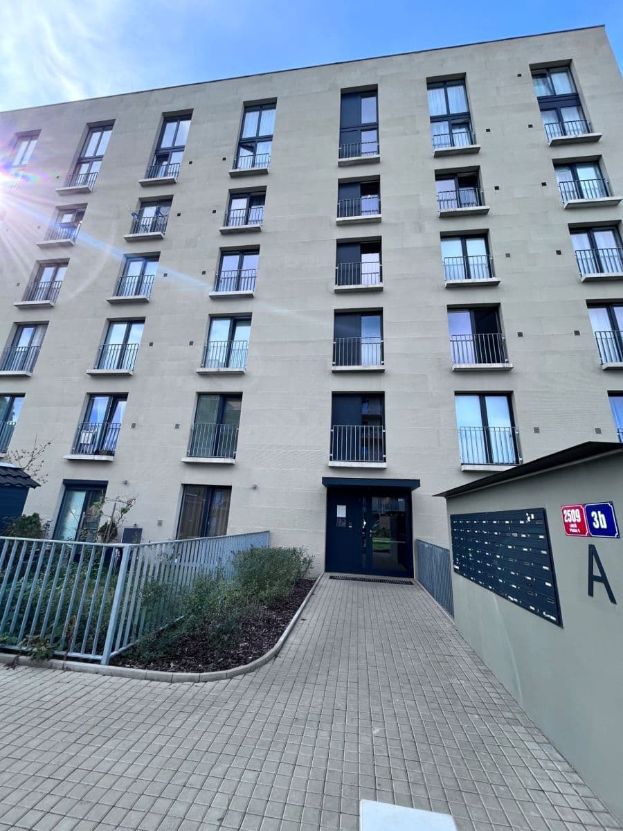 Pronájem bytu 1+kk 24 m², Novovysočanská, Praha, Praha Pronájem bytu 1+kk 24 m², Novovysočanská, Praha, Praha