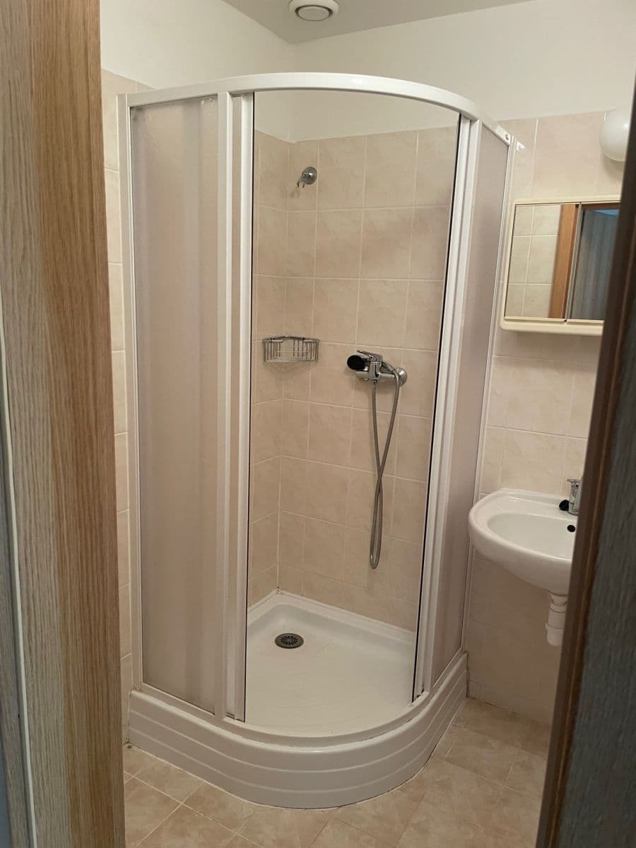 Pronájem bytu 2+kk 34 m², Mezi Domky, Praha, Praha Pronájem bytu 2+kk 34 m², Mezi Domky, Praha, Praha