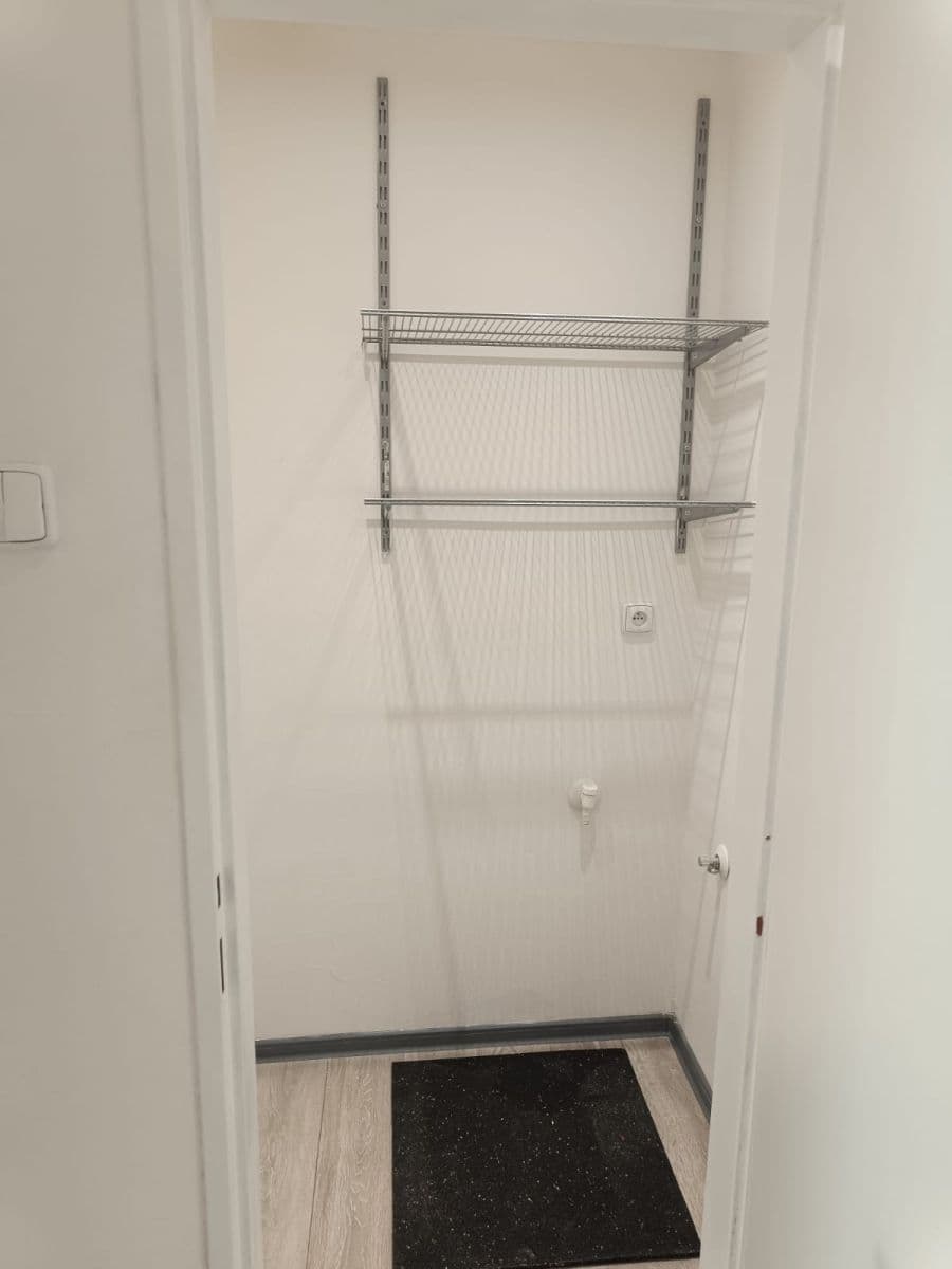 Pronájem bytu 2+kk 45 m², 2. května, Nymburk, Středočeský kraj Pronájem bytu 2+kk 45 m², 2. května, Nymburk, Středočeský kraj