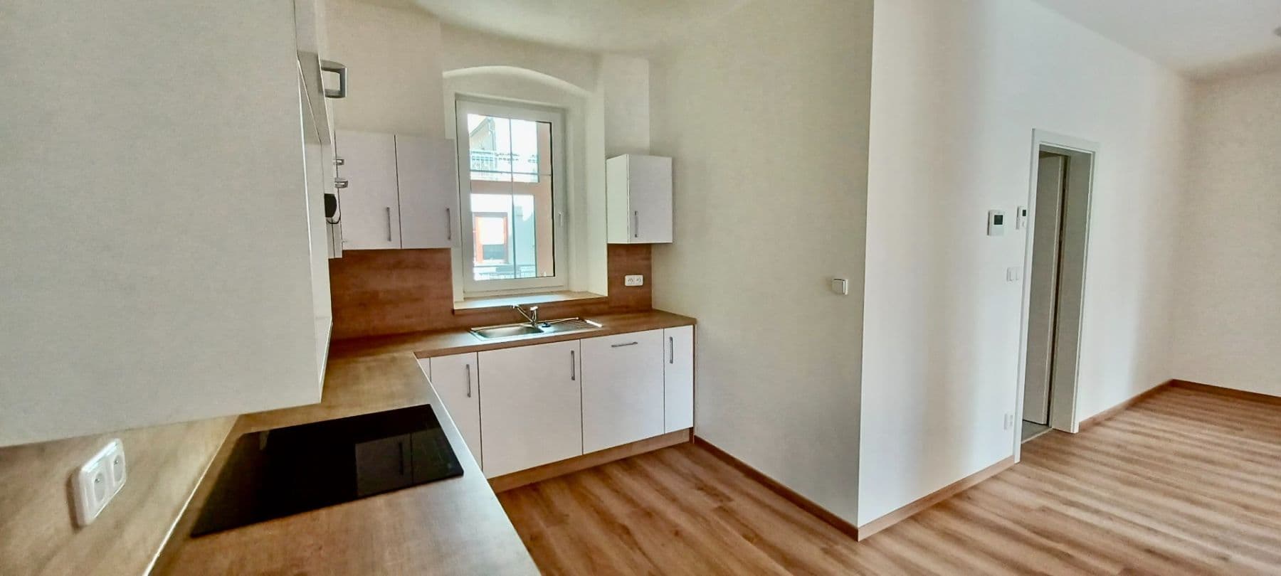 Pronájem bytu 3+kk 70 m², Tovární, Plzeň, Plzeňský kraj Pronájem bytu 3+kk 70 m², Tovární, Plzeň, Plzeňský kraj