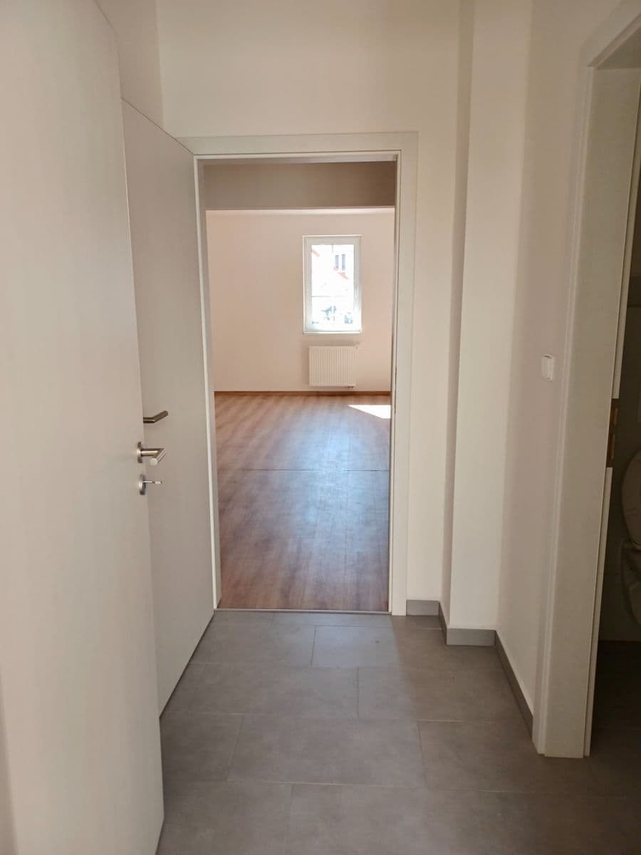Pronájem bytu 3+kk 70 m², Tovární, Plzeň, Plzeňský kraj Pronájem bytu 3+kk 70 m², Tovární, Plzeň, Plzeňský kraj