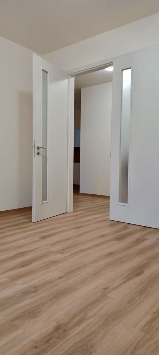 Pronájem bytu 3+kk 70 m², Tovární, Plzeň, Plzeňský kraj Pronájem bytu 3+kk 70 m², Tovární, Plzeň, Plzeňský kraj