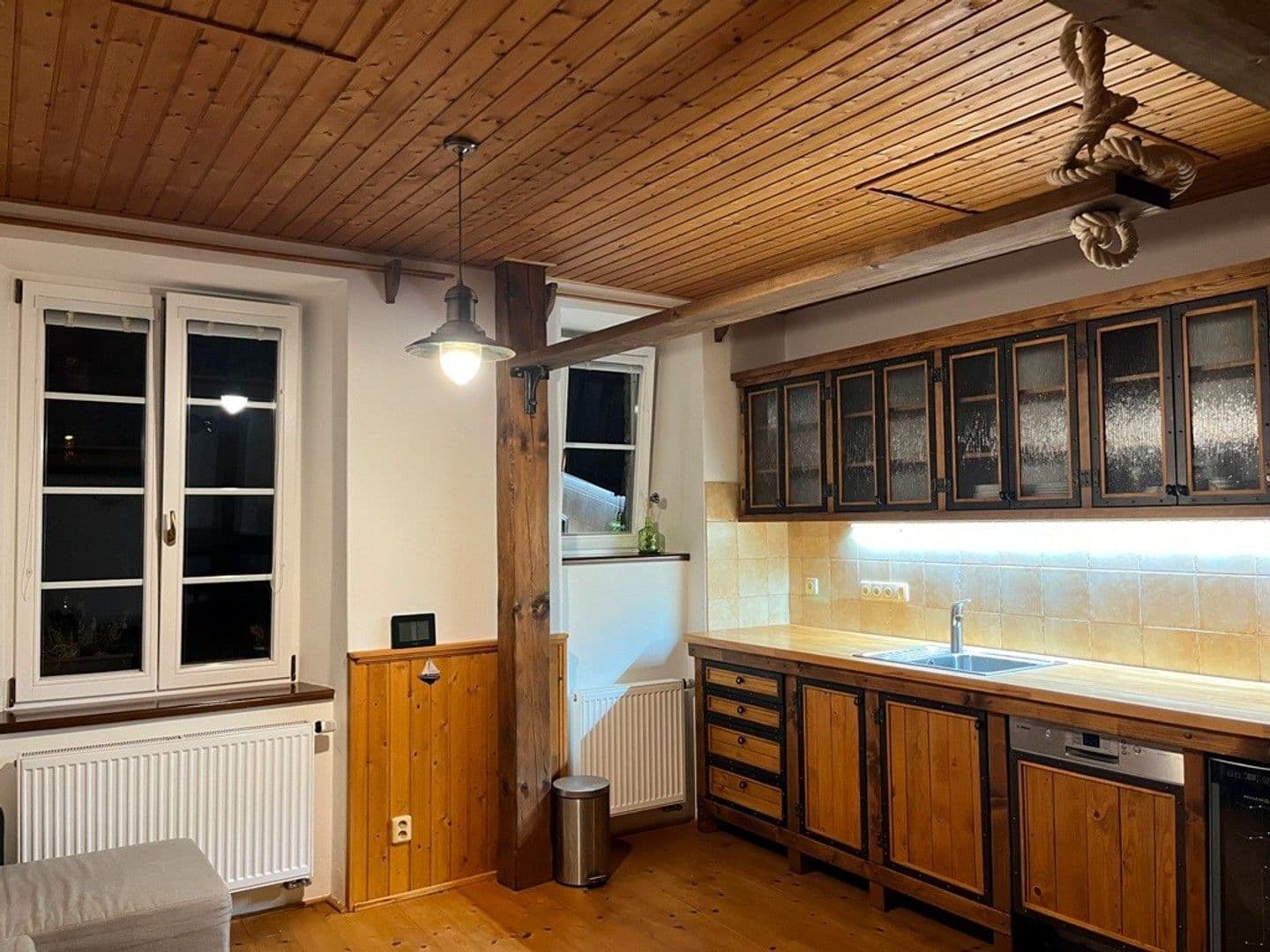 Pronájem bytu 3+kk 75 m², Mánesova, Hradec Králové, Královéhradecký kraj Pronájem bytu 3+kk 75 m², Mánesova, Hradec Králové, Královéhradecký kraj