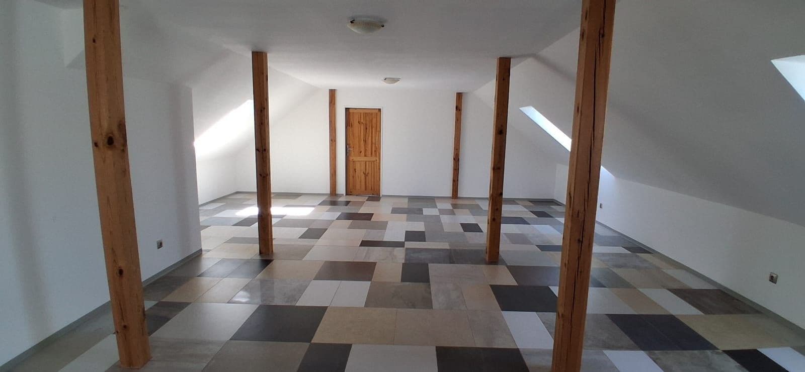 Prodej domu 318 m², pozemek 1.341 m², Soběslav, Jihočeský kraj Prodej domu 318 m², pozemek 1.341 m², Soběslav, Jihočeský kraj