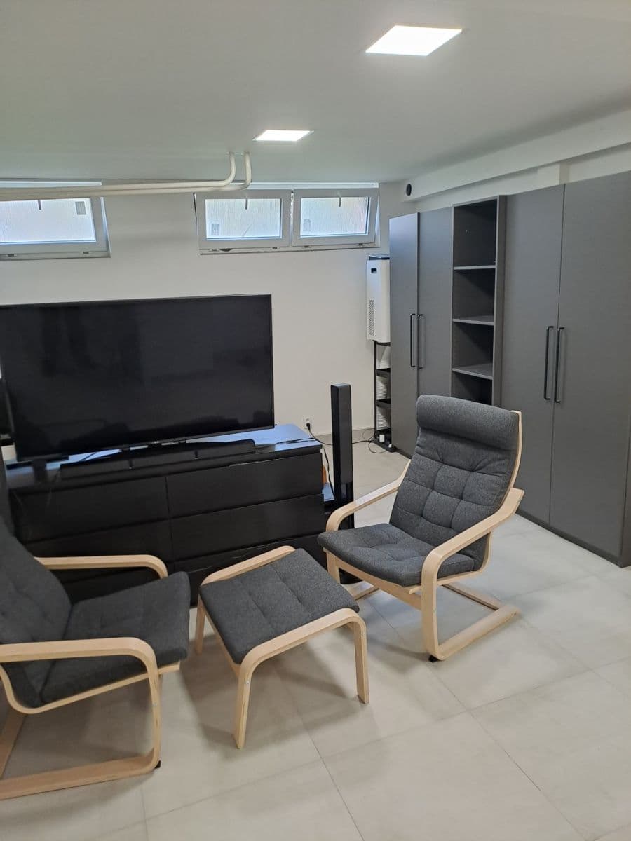 Prodej bytu 2+1 44 m², Manželů Dostálových, Praha, Praha Prodej bytu 2+1 44 m², Manželů Dostálových, Praha, Praha