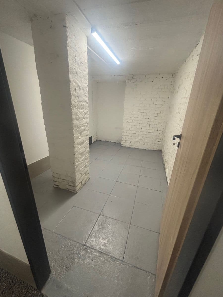 Pronájem nebytového prostoru 8 m², Na Rozcestí, Praha, Praha Pronájem nebytového prostoru 8 m², Na Rozcestí, Praha, Praha