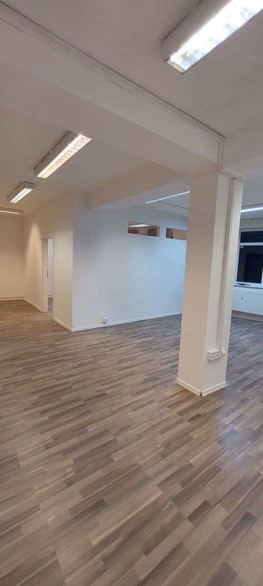 Pronájem kanceláře 58 m², Nad Šutkou, Praha, Praha Pronájem kanceláře 58 m², Nad Šutkou, Praha, Praha