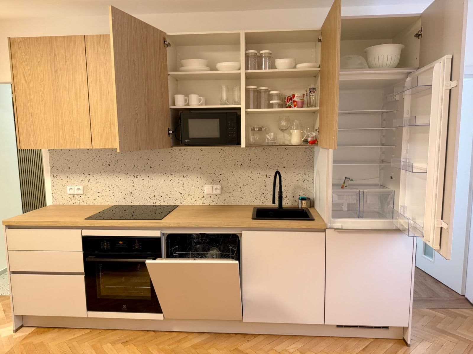 Pronájem bytu 3+kk 56 m², Hodonínská, Praha, Praha Pronájem bytu 3+kk 56 m², Hodonínská, Praha, Praha