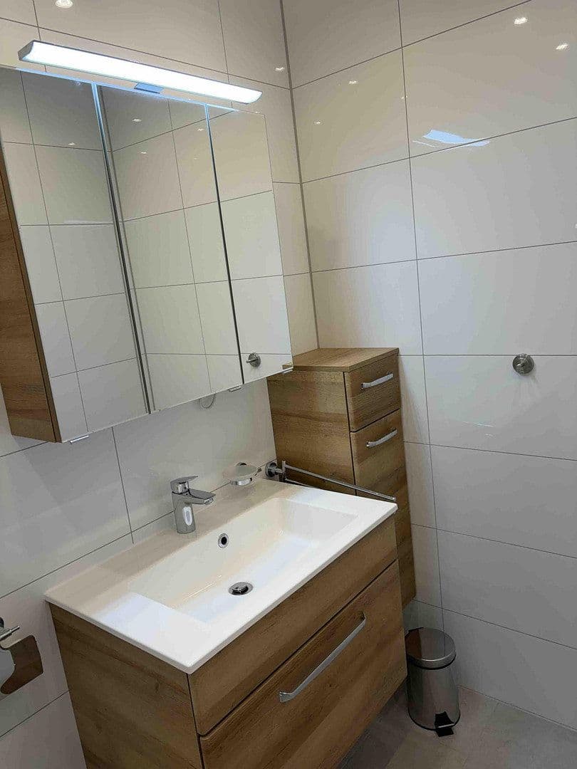 Pronájem bytu 3+1 87 m², Kaarst, Severní Porýní-Vestfálsko Pronájem bytu 3+1 87 m², Kaarst, Severní Porýní-Vestfálsko