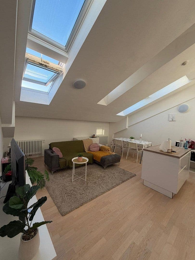 Pronájem bytu 3+1 100 m², Berlin, Berlín Pronájem bytu 3+1 100 m², Berlin, Berlín