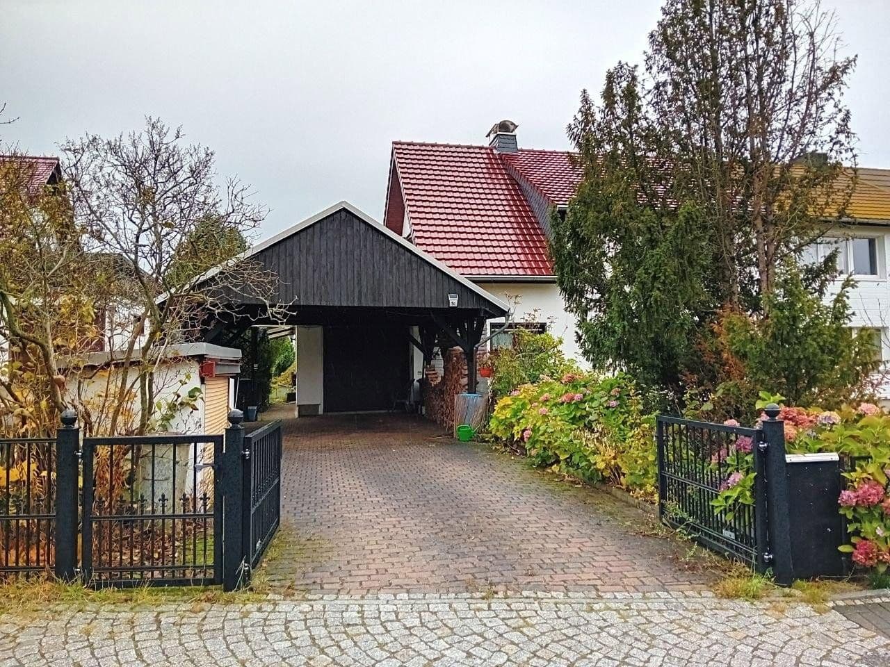 Prodej domu 200 m², pozemek 647 m², Ojvín, Sasko Prodej domu 200 m², pozemek 647 m², Ojvín, Sasko
