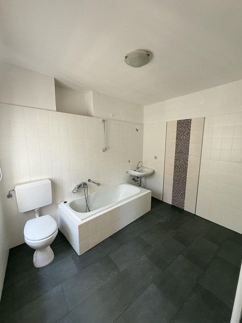 Pronájem domu 165 m², pozemek 225 m², Wielandstr. 4a, Worms, Porýní-Falc Pronájem domu 165 m², pozemek 225 m², Wielandstr. 4a, Worms, Porýní-Falc